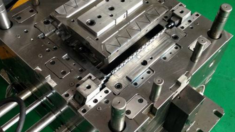 深圳塑膠模具廠，塑膠模具配件有哪些?